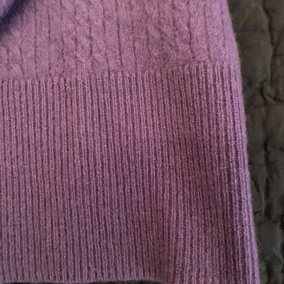 Investments 100% Cashmere Sweater - Picture 5 of 9